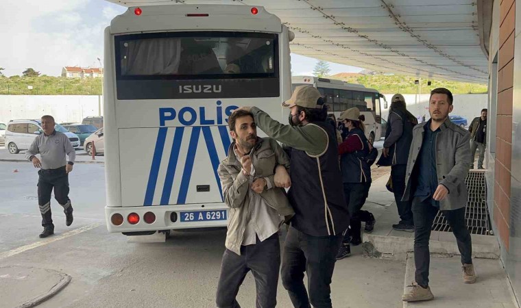 Yeşil Sol Parti milletvekili adayının yargılandığı terör davası ertelendi