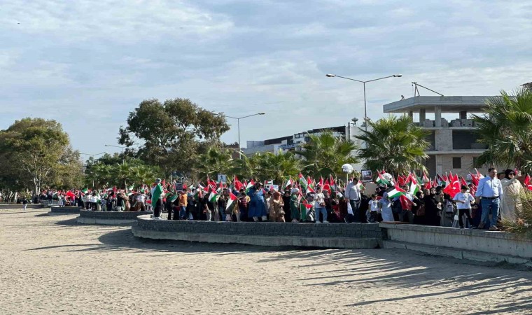 Yüzlerce kişi Filistine destek için yürüdü