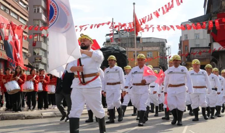 Zonguldak’ta Cumhuriyet coşkusu; vatandaşlar alana sığmadı