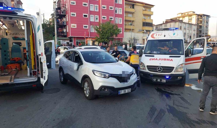 Zonguldakta iki otomobil çarpıştı: 4 yaralı