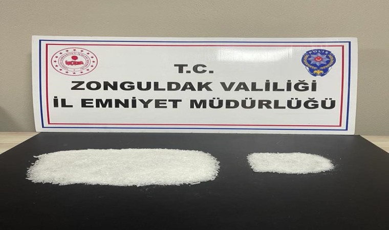 Zonguldakta yarım kilo uyuşturucu ile yakalanan 2 kişi tutuklandı