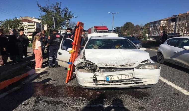 1’i çocuk, 5 kişinin yaralandığı kaza kamerada