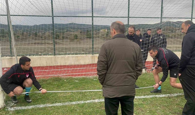 23 yıldır maç oynanan sahada kale direkleri metreyle ölçüldü, amatör maç iptal edildi