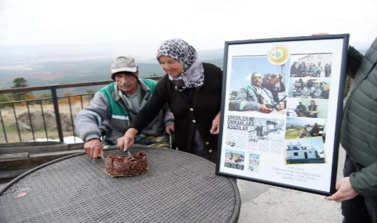 33 yıldır tekerlekli sandalye ile çıktığı kuledeki görevinden emekli oldu