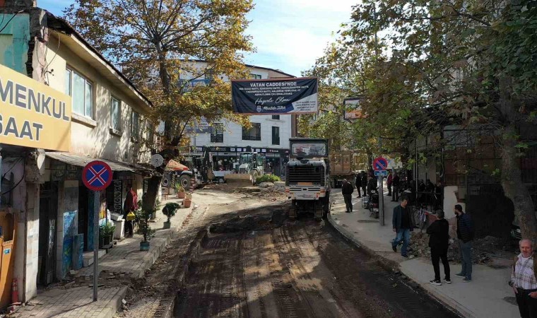 40 yıllık altyapısı yenilenen Vatan Caddesinde asfalt hazırlığı başladı