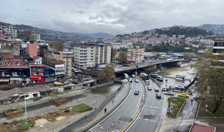 67 yıllık köprüdeki yıkım çalışmaları sona geldi