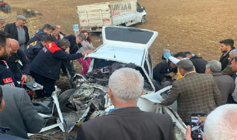 Adıyaman’da, kamyonetle otomobil kafa kafaya çarpıştı: 1 ölü, 3 yaralı