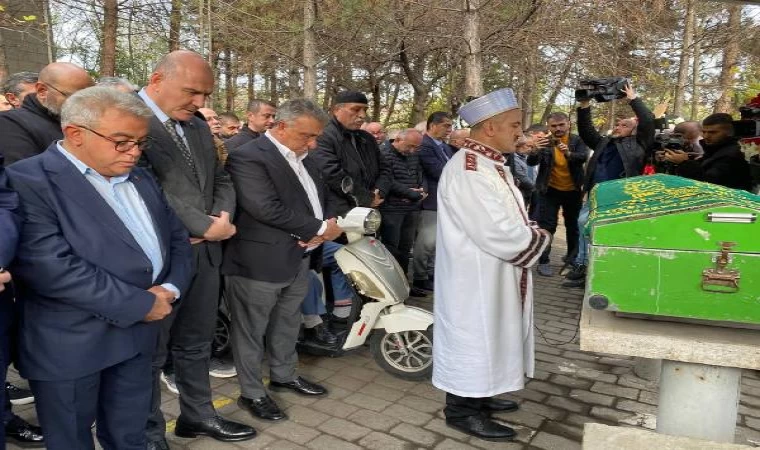 Ahmet Nur Çebi’nin kayınpederi toprağa verildi