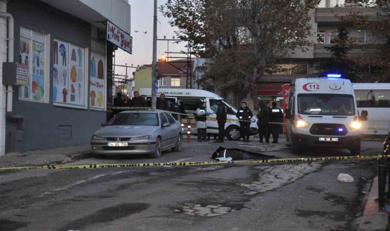 Akaryakıt tankerinin altında kalan kadın hayatını kaybetti