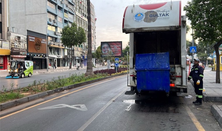 Akdenizdeki 65 mahalle ve 2 bin 800 sokaktan günde 400 ton çöp toplanıyor