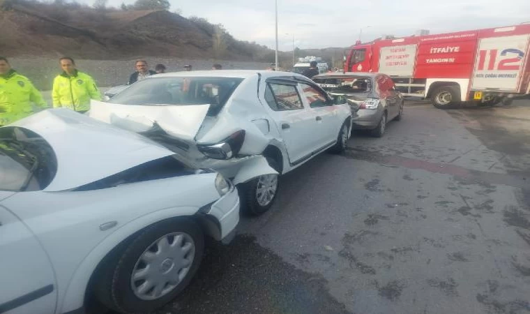 Amasya’da 5 aracın karıştığı zincirleme kazada 5 sürücü yaralandı