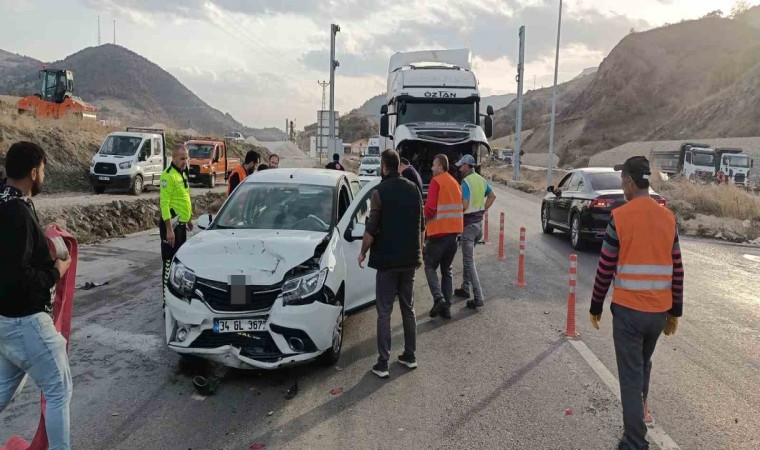 Amasyada tır ve 4 otomobilin karıştığı zincirleme kaza: 5 yaralı