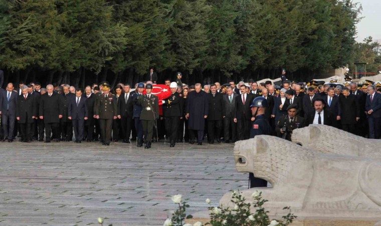 Anıtkabirde 10 Kasım töreni