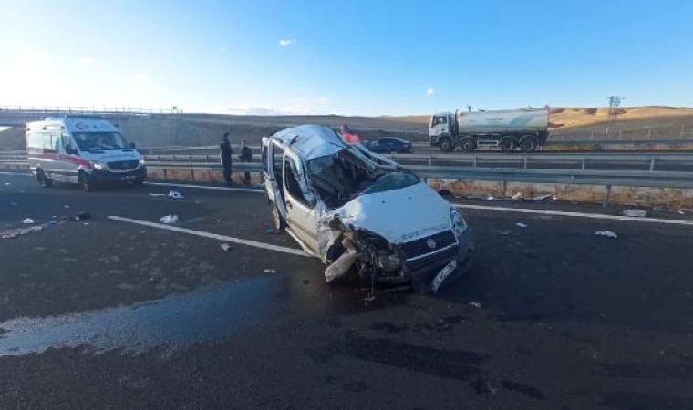 Ankara’da iki otomobil çarpıştı: 2 ölü, 4 yaralı