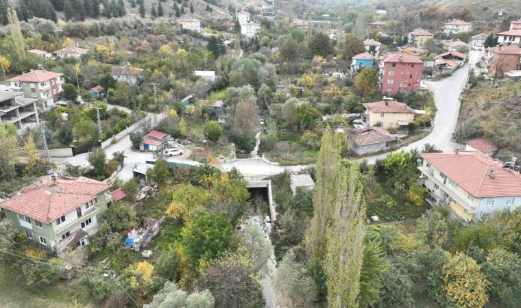 Ankarada sel ve taşkınlara karşı menfez ve dere geçiş köprüleri yapımı sürüyor