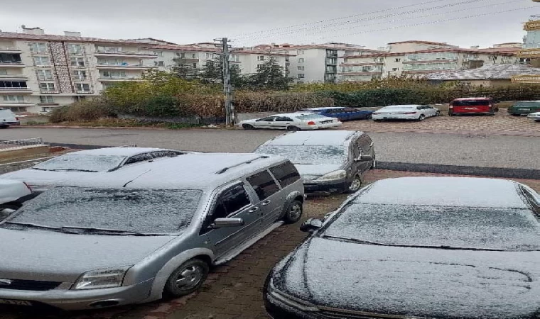 Ankara’ya mevsimin ilk karı yağdı