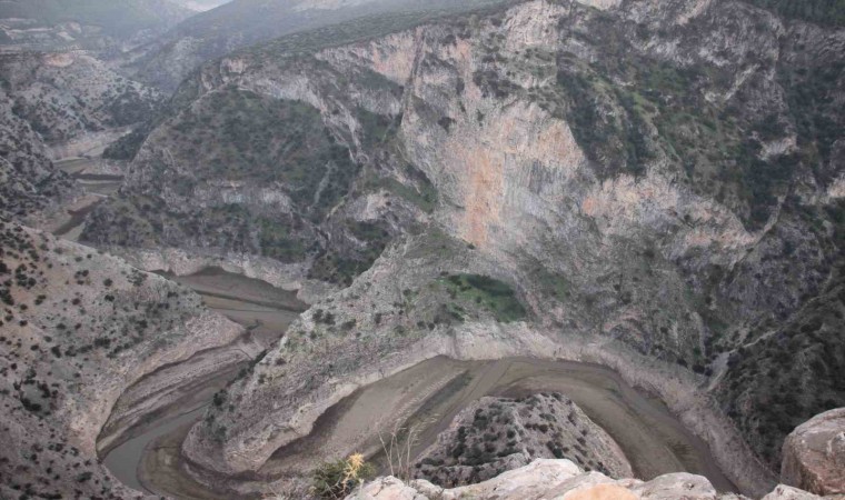 Arapapıştı Kanyonu suya kavuşacağı günü bekliyor