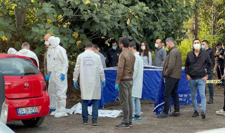 Ataşehirde hastane otoparkında araç içinde kadın cesedi bulundu