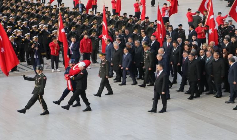 Atatürk, Anıtkabir’de resmi törenle anıldı