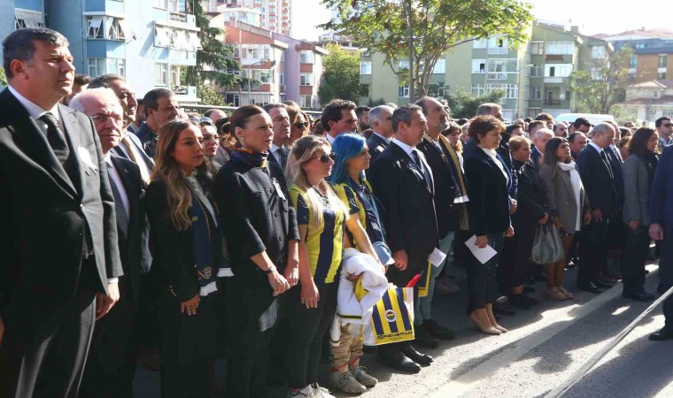 Atatürkün portresi Ülker Stadında resmedildi