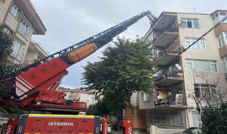 Avcılarda çatı tamiri sırasında kalp krizi geçiren 79 yaşındaki adam hayatını kaybetti