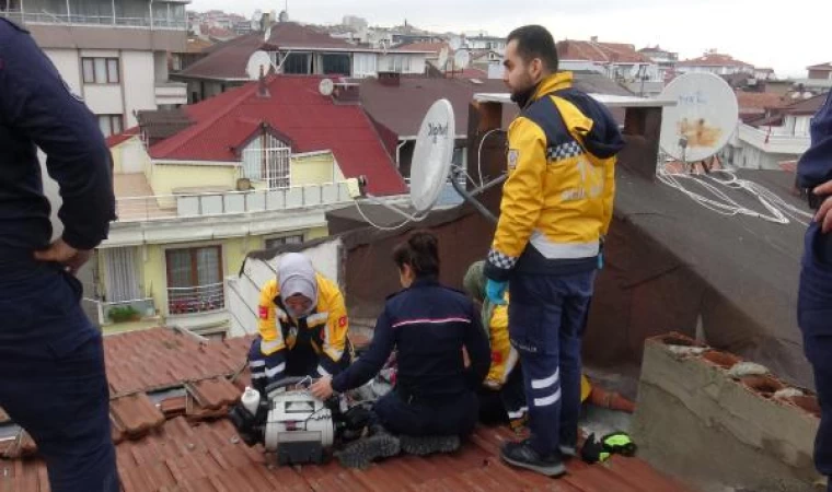 Avcılar’da ölüm çatıda yakaladı 