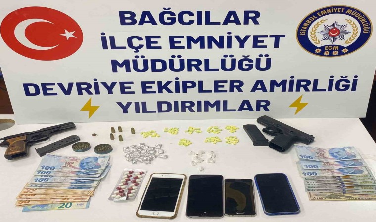 Bağcılarda uyuşturucu denetiminde araçtan 13,44 gram taş kokain çıktı