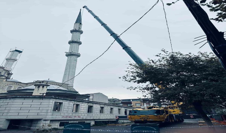 Bahçelievlerde bulunan bir caminin minareleri tedbir amaçlı kısaltılıyor