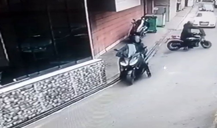 Bahçelievlerde motosiklet hırsızları kamerada