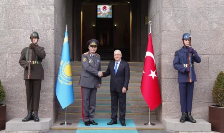 Bakan Güler, Kazakistan Savunma Bakanı Jaksilikov ile görüştü