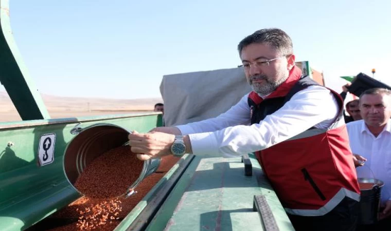 Bakan Yumaklı: Ülkemiz sertifikalı tohumda, on kat üretimini arttırmış bir ülke 