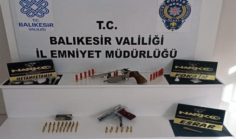 Balıkesirde 11 şahsa Kaçakçılık operasyonu