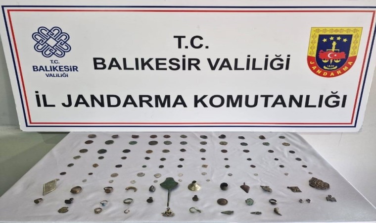 Balıkesirde jandarmadan tarihi eser operasyonu