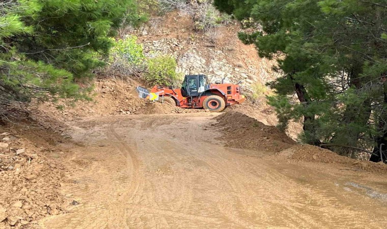 Balıkesirde yağış nedeniyle heyelan meydana geldi