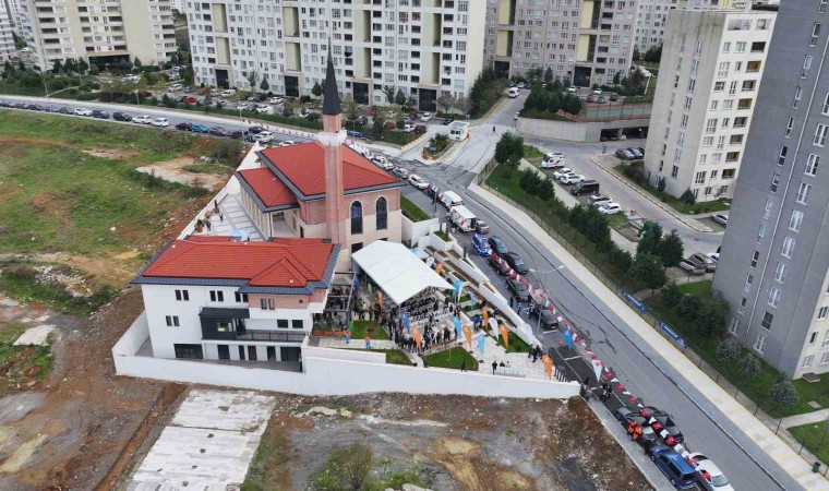 Başakşehirde Hayır Ortakları Camii dualarla ibatede açıldı