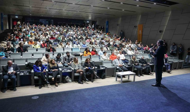 Başakşehirde öğretmenlere yönelik kariyer sempozyumu düzenlendi