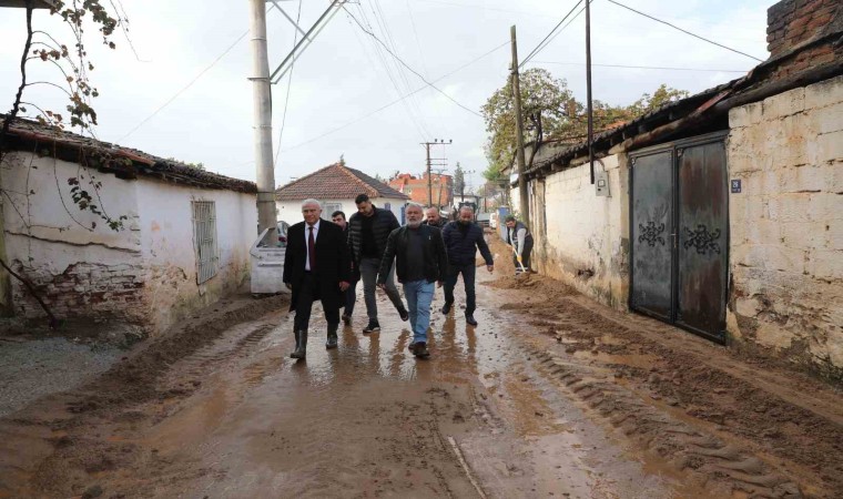 Başkan Atay sel mağduru vatandaşlarla buluştu