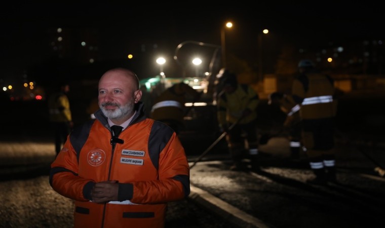 Başkan Çolakbayrakdar, “Geceyi gündüze katıp, asfalt çalışmalarını tamamladık”