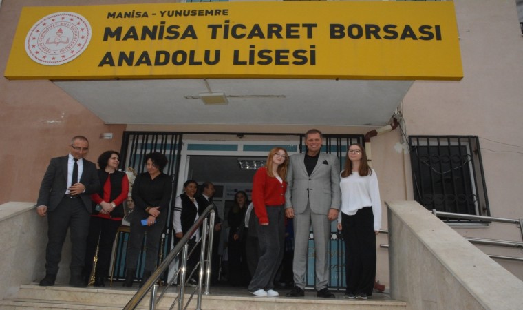 Başkan Özkasaptan Manisa Ticaret Borsası Anadolu Lisesi öğretmenlerine kutlama