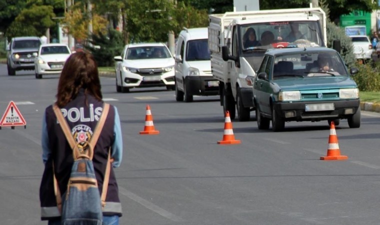 Bayburtta trafiğe kayıtlı araç sayısı 17 bin 127 oldu