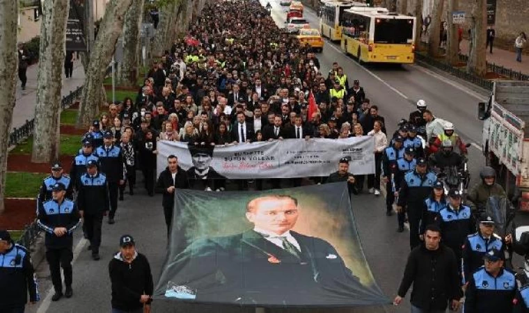 Beşiktaş’ta Atatürk’e ’Saygı Yürüyüşü’ yapıldı