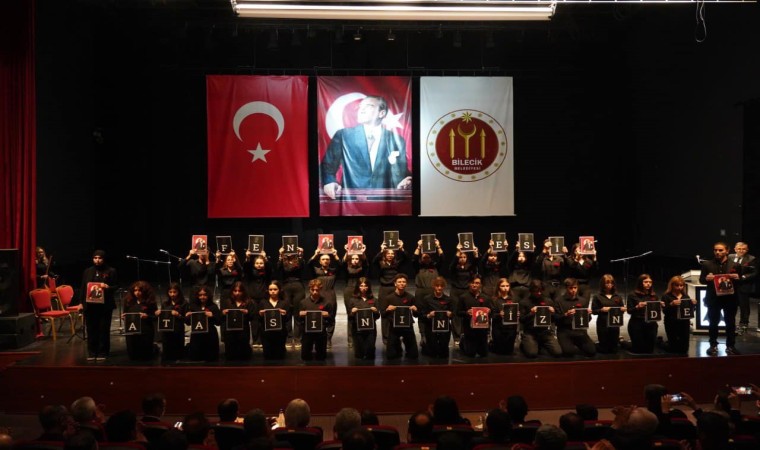 Bilecikte lise öğrencilerin Atatürk Oratoryosu büyük beğeni topladı