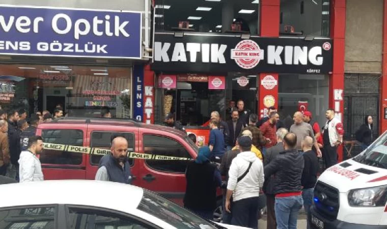 Bir ay önce boşandığı eşini restoranda yemek yerken öldürdü