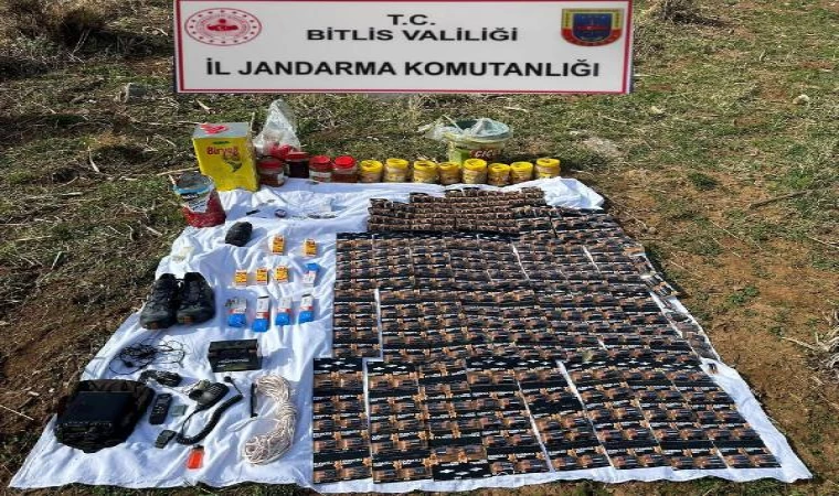 Bitlis kırsalında PKK’lı teröristlere ati yaşam malzemesi ele geçirildi