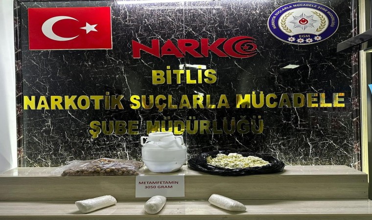 Bitliste 3 kilo 50 gram metamfetamin ele geçirildi