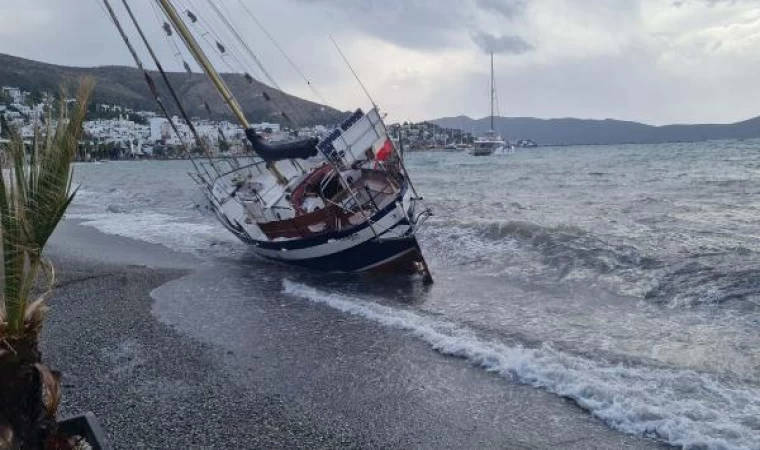 Bodrum’da kaçak göçmenlerin terk ettiği yelkenli tekne karaya vurdu