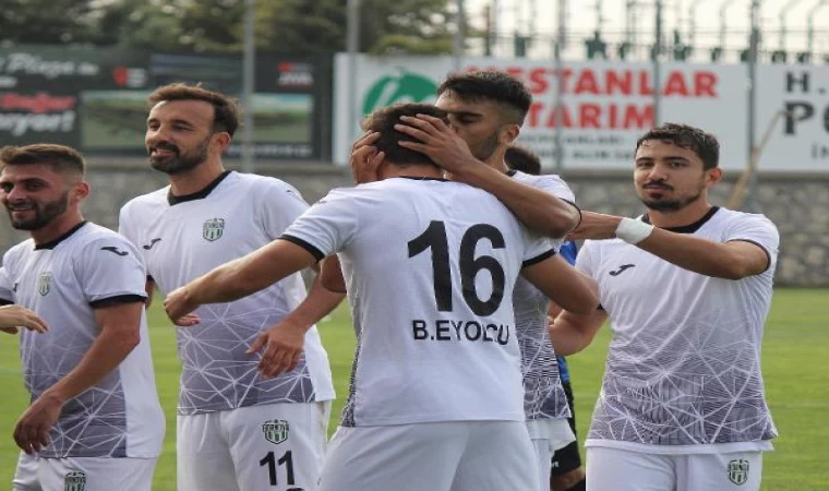 Bornova 1877 kupada rakip tanımıyor