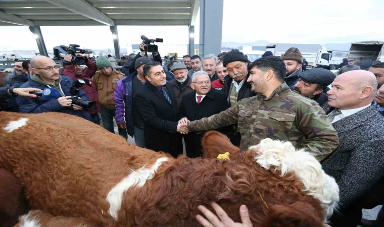 Büyükkılıç, İç Anadolunun en büyük Canlı Hayvan Borsası ve Pazar Yerini ziyaret etti