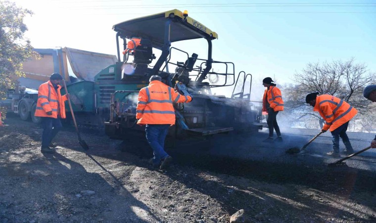 Büyükşehirden Hacılarda 4 caddeyi sıcak asfaltla buluşturan 10 milyon TLlik çalışma