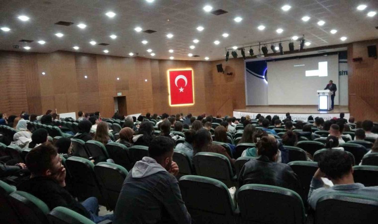 ÇAKÜde Cumhuriyetin 100. yılında Atatürk ve hukuk konuşuldu